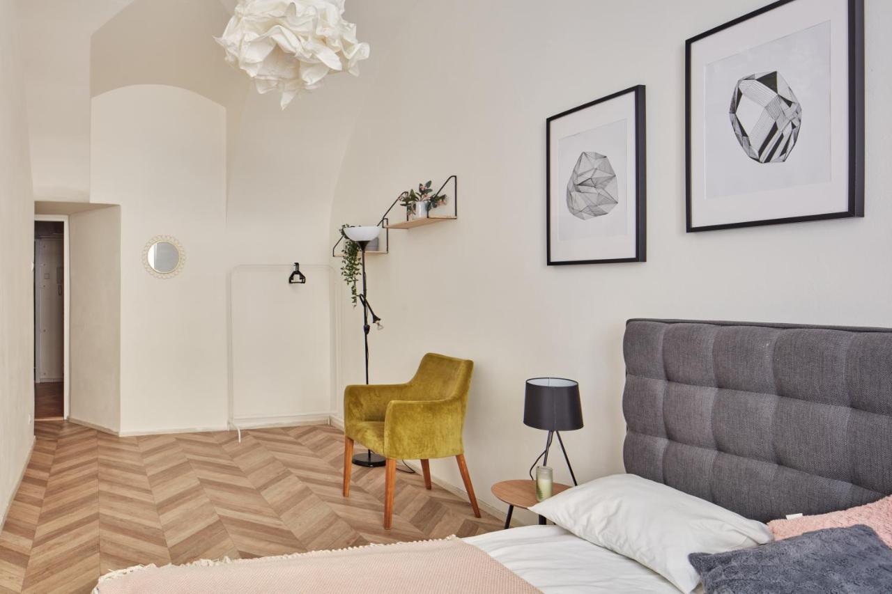 Appartement Cozy Flat In New Town By Prague Days Extérieur photo